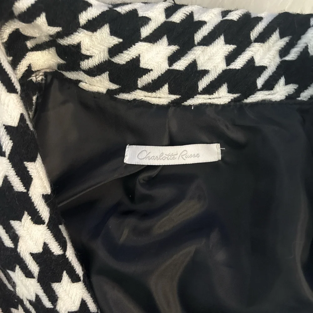 Charlotte Russe Black and White Houndstooth Blazer - Picture 6 of 7